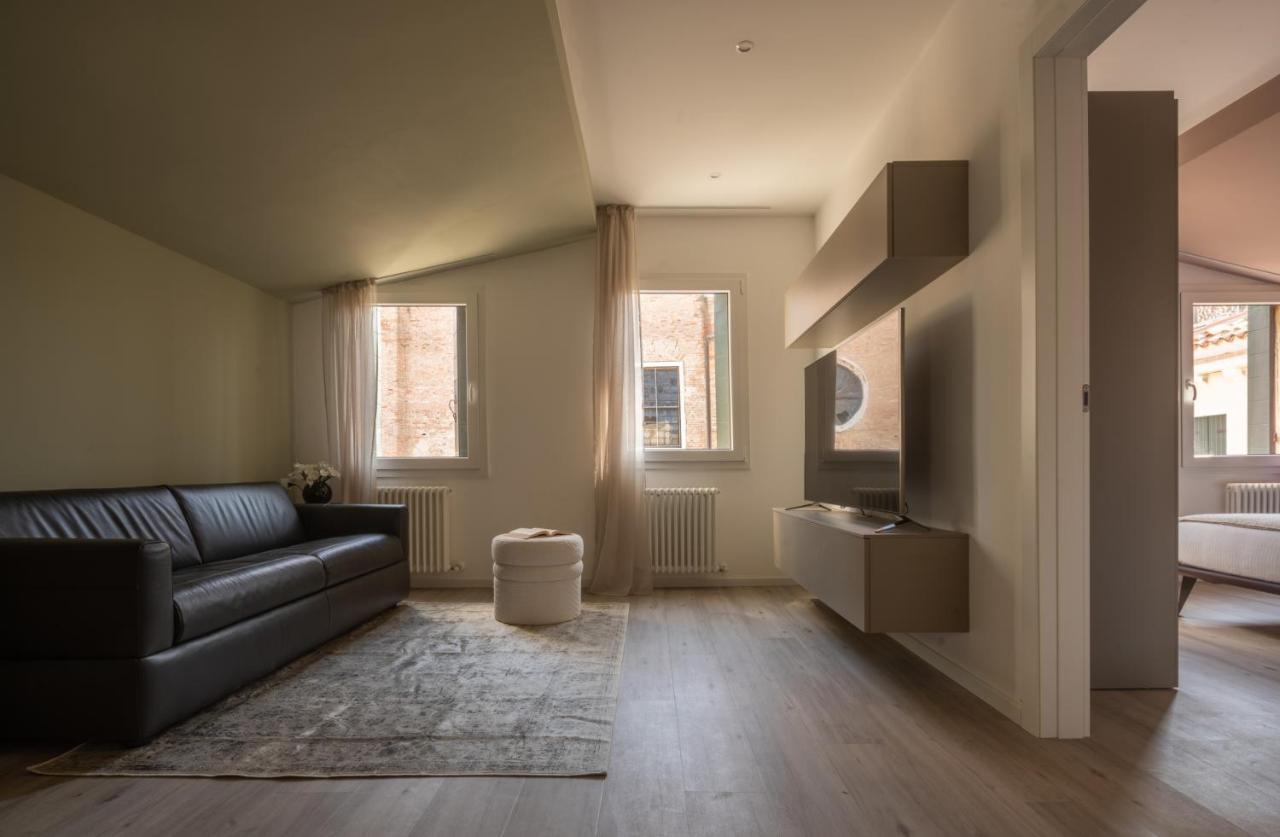 Sant'Aponal Cozy Apartment With Balcony R&R 威尼斯 外观 照片