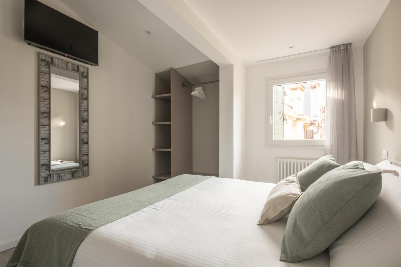 Sant'Aponal Cozy Apartment With Balcony R&R 威尼斯 外观 照片