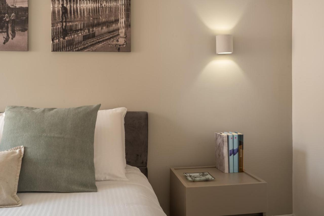 Sant'Aponal Cozy Apartment With Balcony R&R 威尼斯 外观 照片