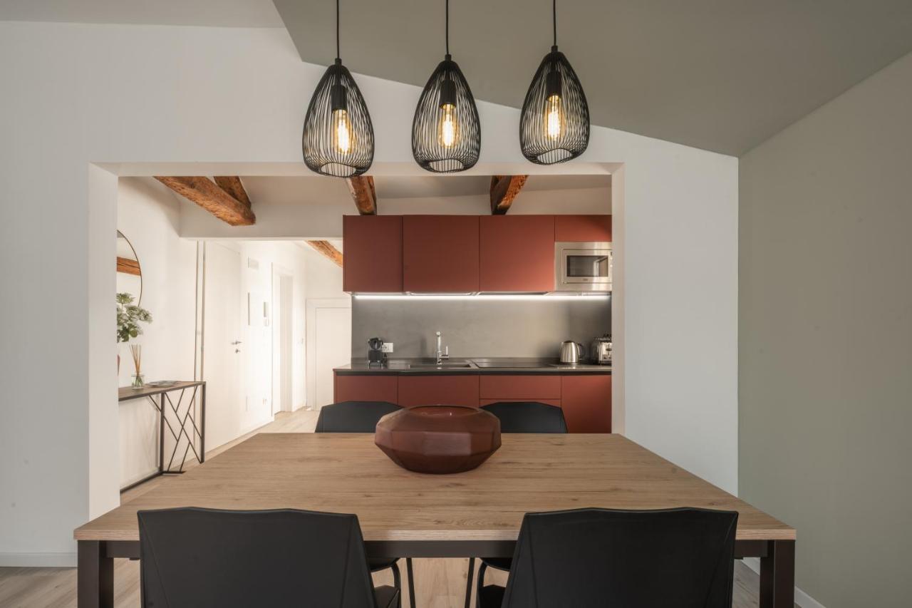 Sant'Aponal Cozy Apartment With Balcony R&R 威尼斯 外观 照片