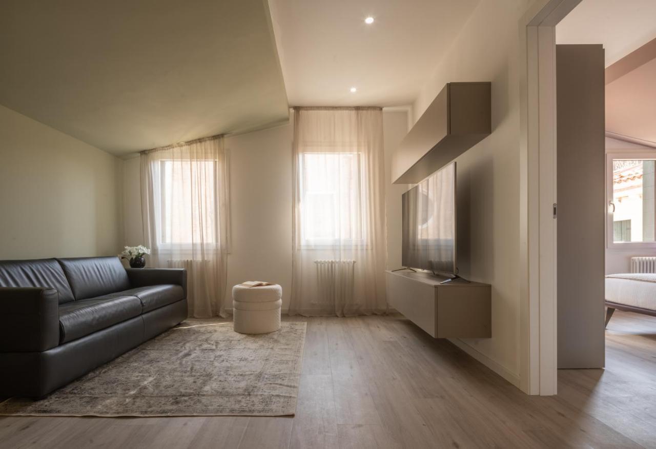 Sant'Aponal Cozy Apartment With Balcony R&R 威尼斯 外观 照片